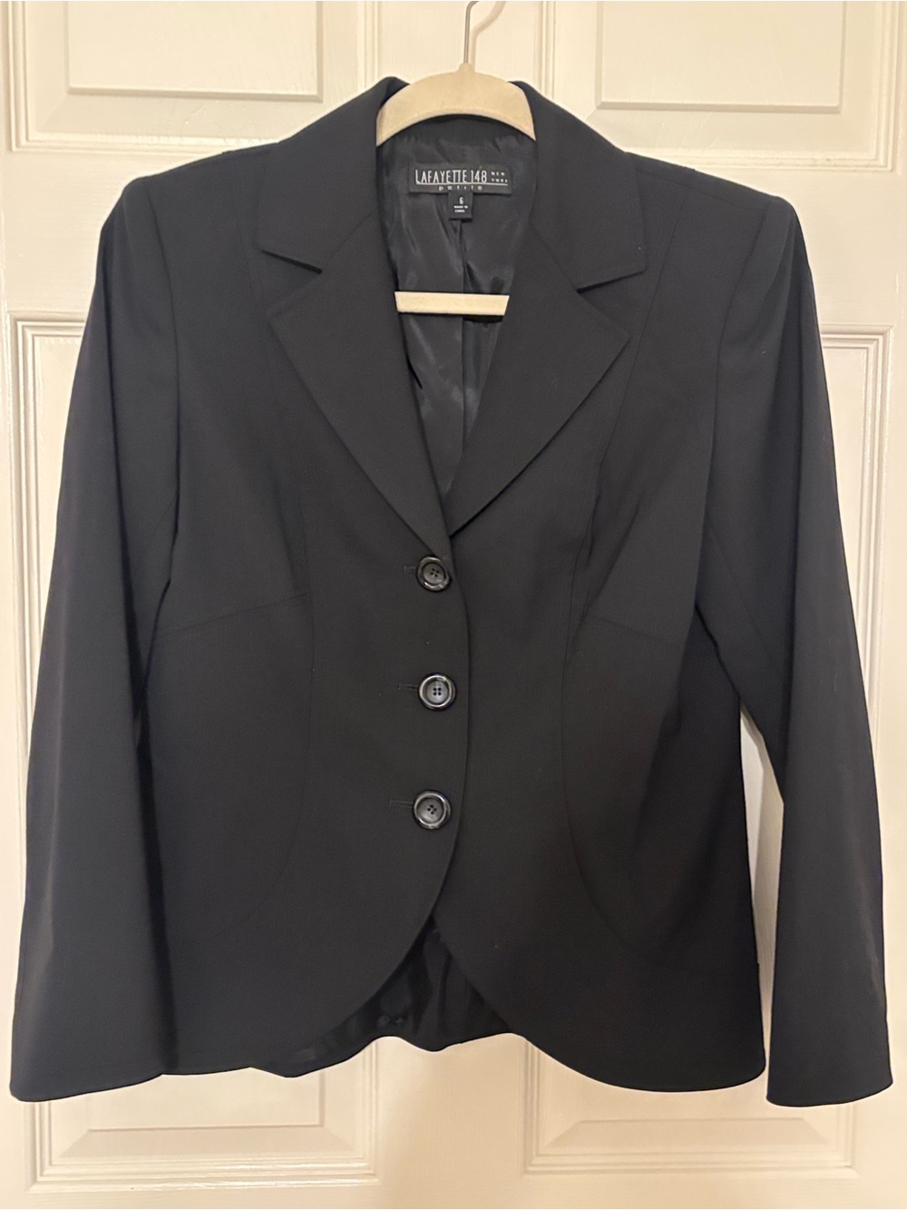Lafayette 148 New York blazer Black Virgin Wool Stretch Blend Blazer Size 6 Peti
